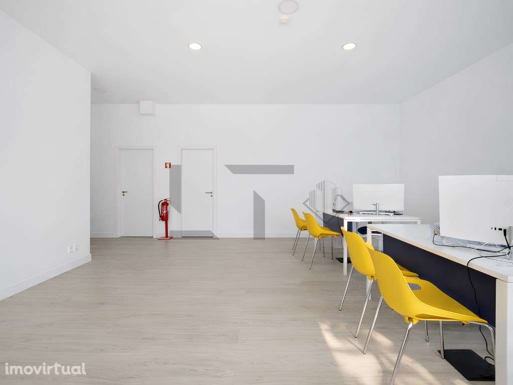 Fantástica Loja para Arrendamento na Avenida David Mourão Ferreira,... - Grande imagem: 2/18