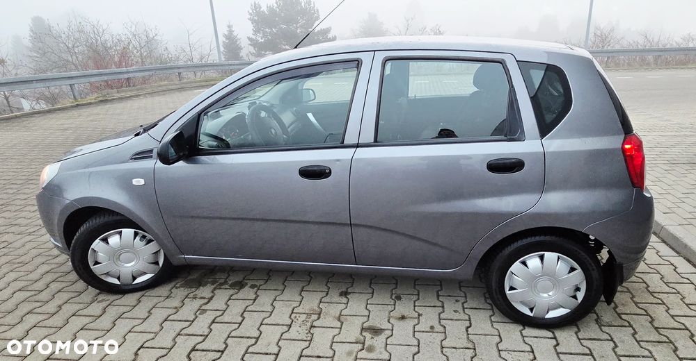 Chevrolet Aveo 1.2 16V Base - 5