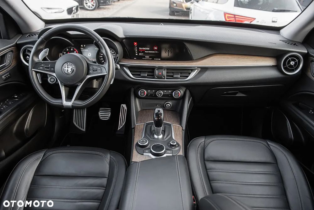 Alfa Romeo Stelvio 2.0 Turbo 16V AT8-Q4 Executive - 6