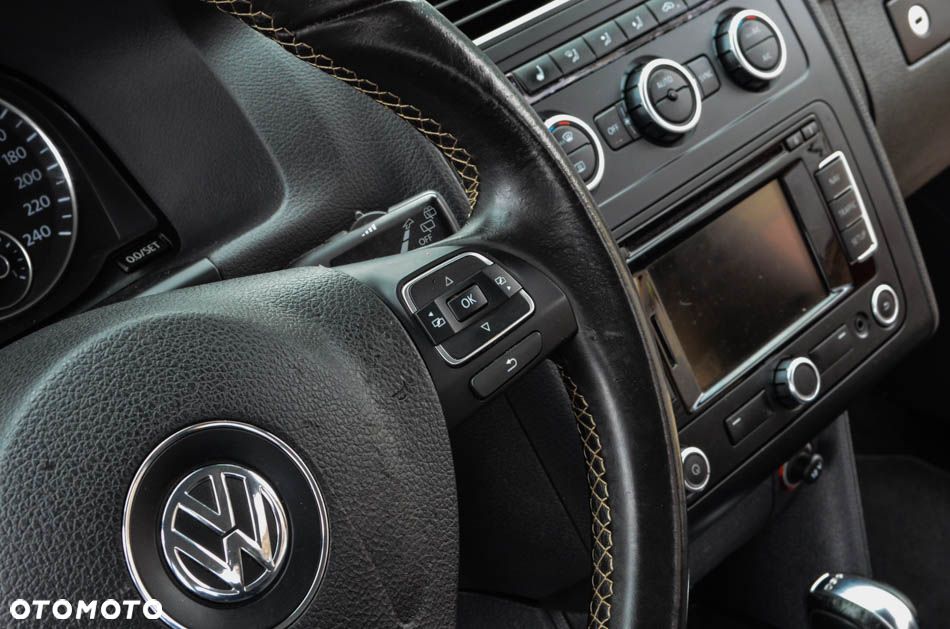 Volkswagen Touran 1.6 TDI DPF BlueMotion Technology DSG Comfortline - 28