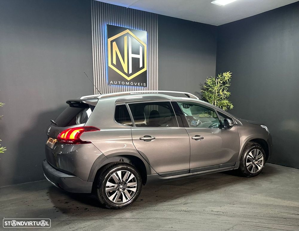 Peugeot 2008 1.2 PureTech Allure EAT6 - 5