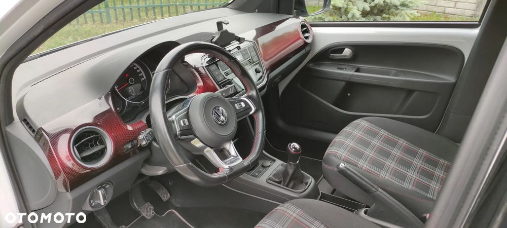 Volkswagen up! 1.0 TSI GTI - 12