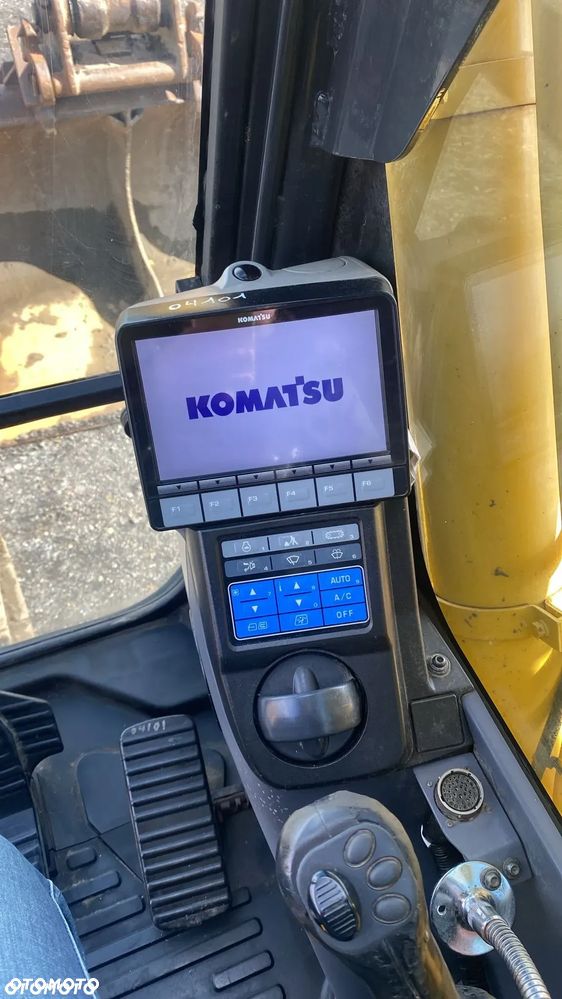 Komatsu PC210 LCi-10 - 16