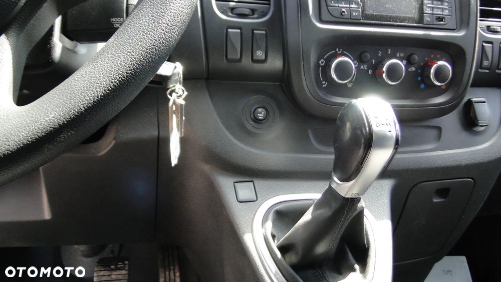 Renault Trafic - 12