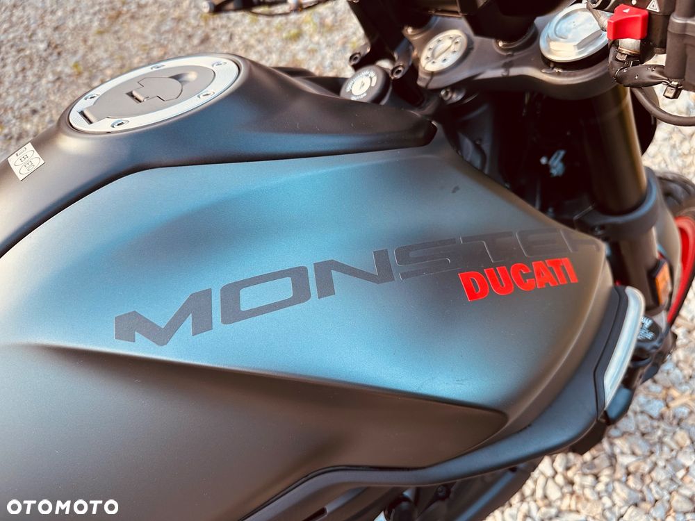 Ducati Monster - 10