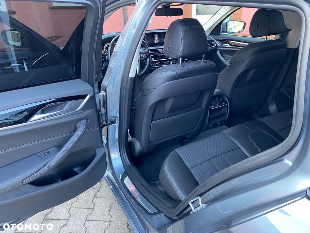 BMW Seria 5 520d xDrive Sport Line - 7
