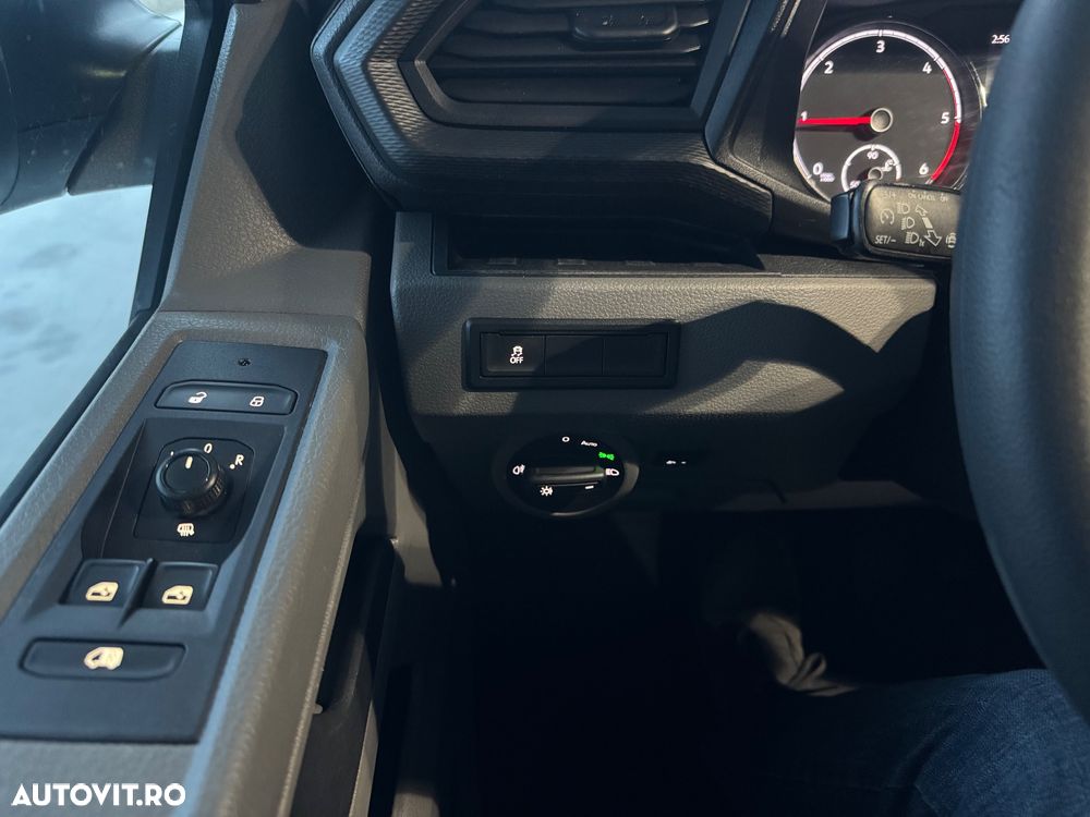 Volkswagen Transporter - 24