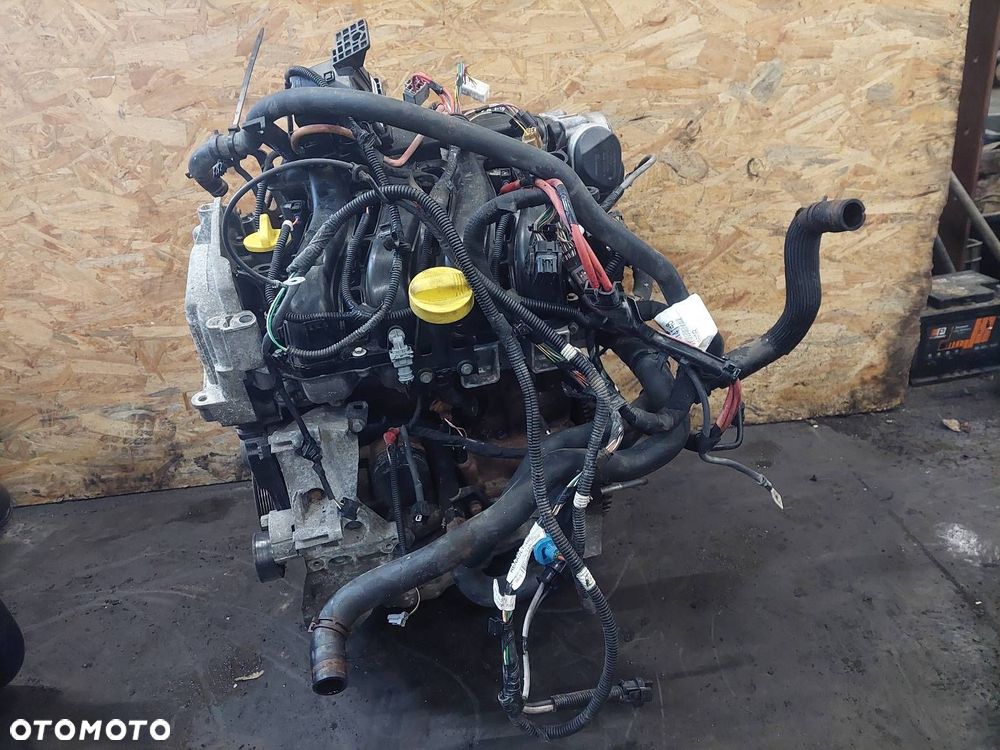 SILNIK BENZYNOWY RENAULT MEGANE III 1.6 16V K4M858 - 4