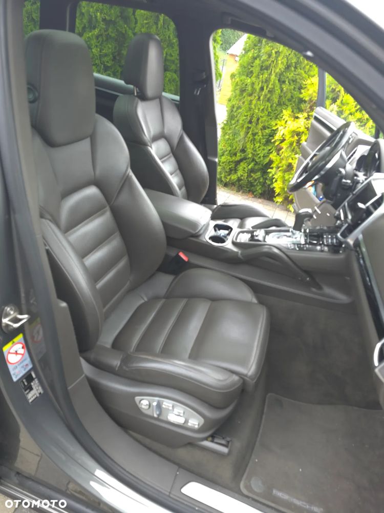 Porsche Cayenne Standard - 19