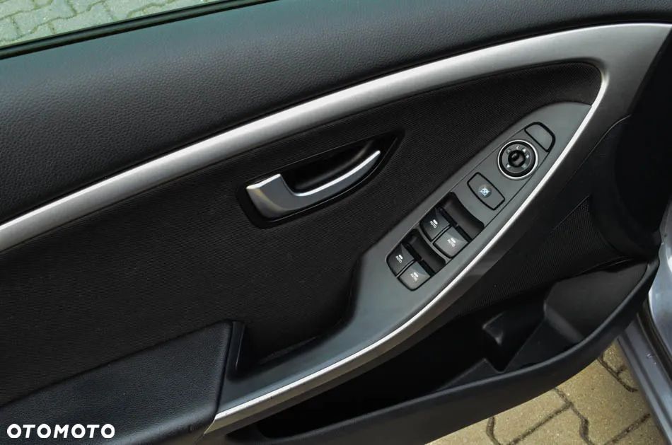 Hyundai i30 ver-1-6-crdi-bluedrive-comfort - 27