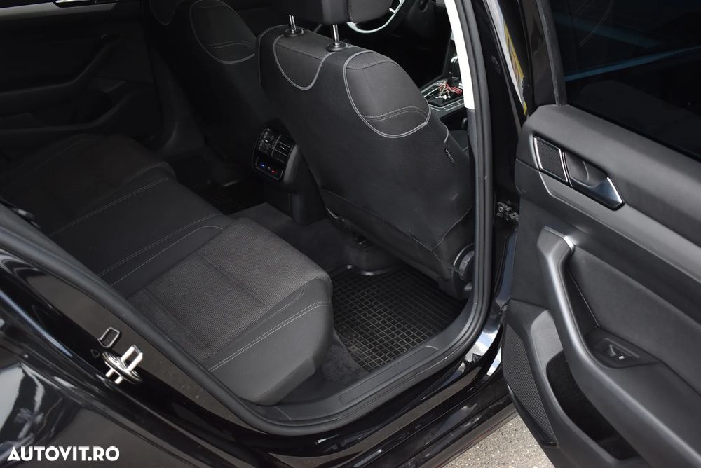 Volkswagen Passat 2.0 TDI DSG Highline - 24