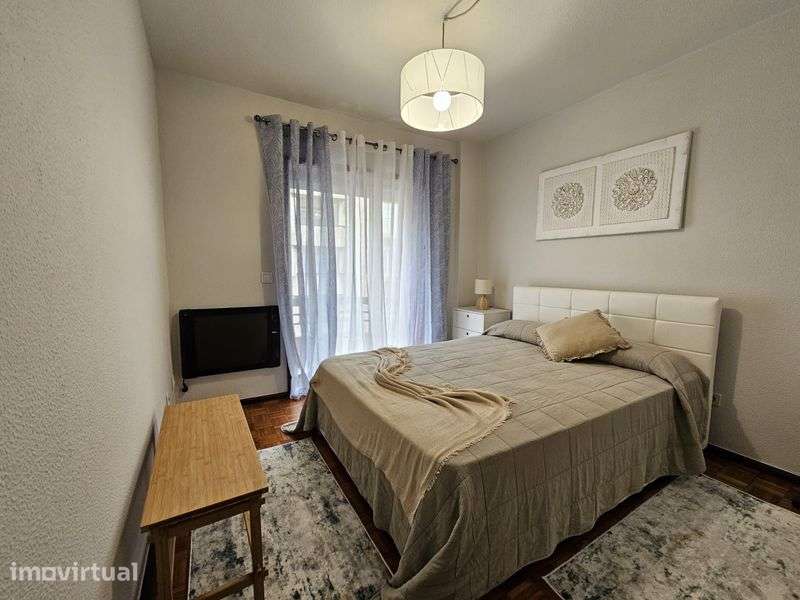 Apartamento T1 para Arrendamento, Rua Faria Guimaraes - Grande imagem: 2/11