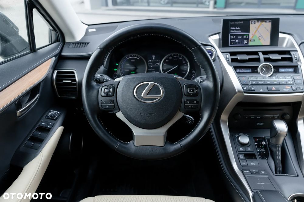 Lexus NX 300h Prestige AWD - 19