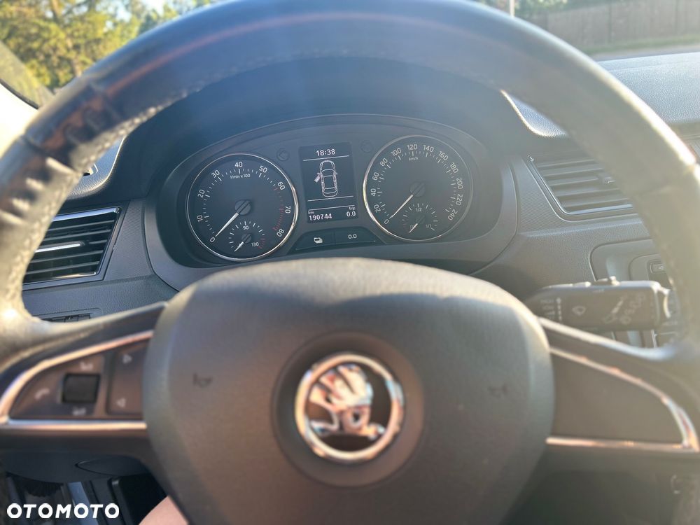 Skoda RAPID 1.4 TSI Ambition Max DSG - 13