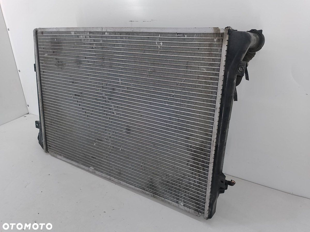 CHŁODNICA WODY Z WENTYLATOREM VW PASSAT B6 1K0121207AQ  1K0121205 - 2