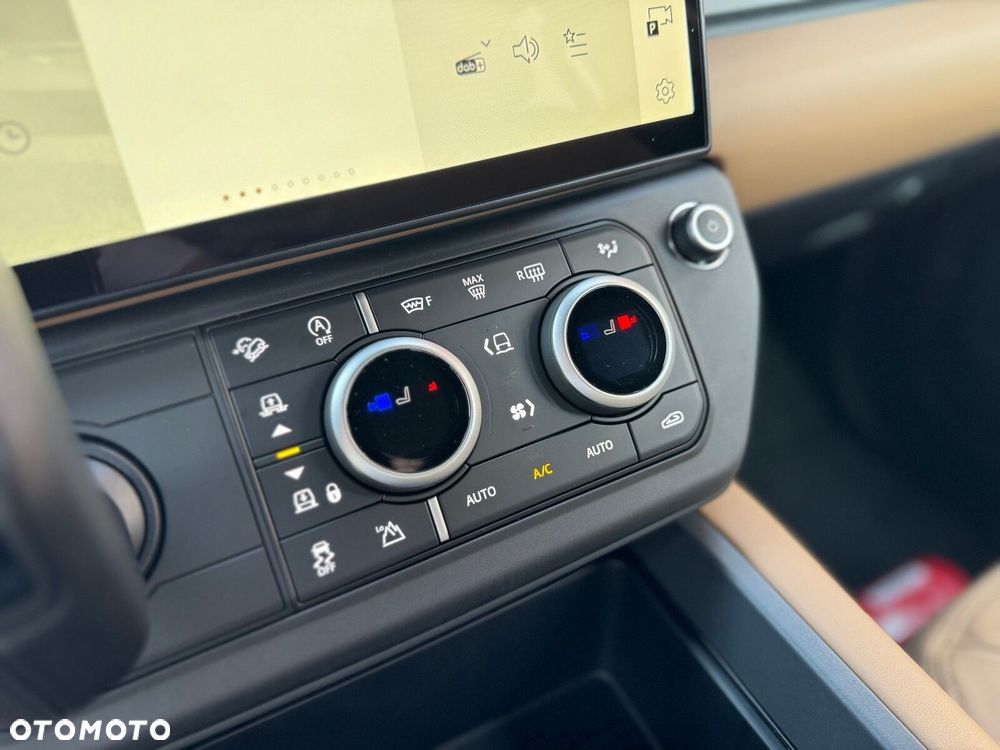 Land Rover Defender - 15