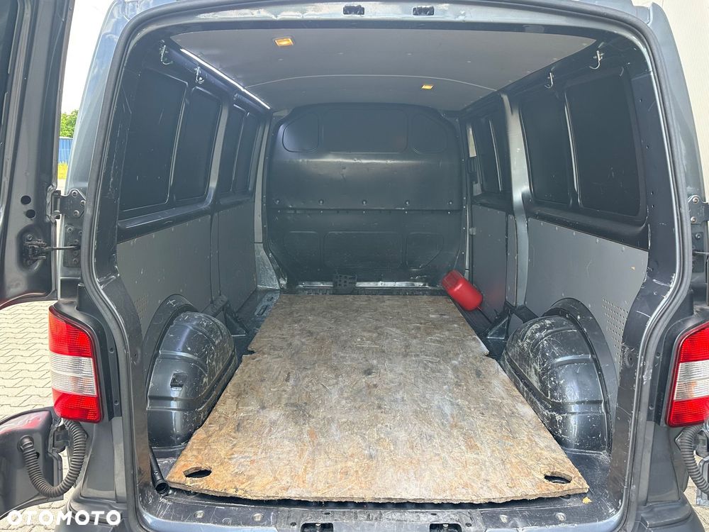 Volkswagen T5 - 12