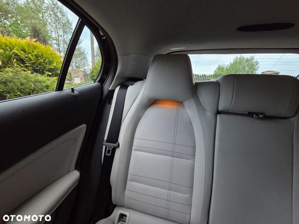 Mercedes-Benz GLA 200 (CDI) d 4Matic 7G-DCT AMG Line - 36