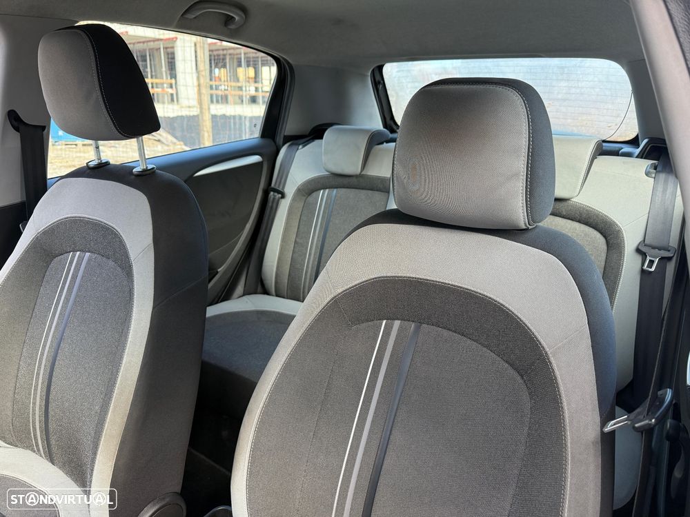 Fiat Punto 1.3 M-Jet Easy S&S - 10