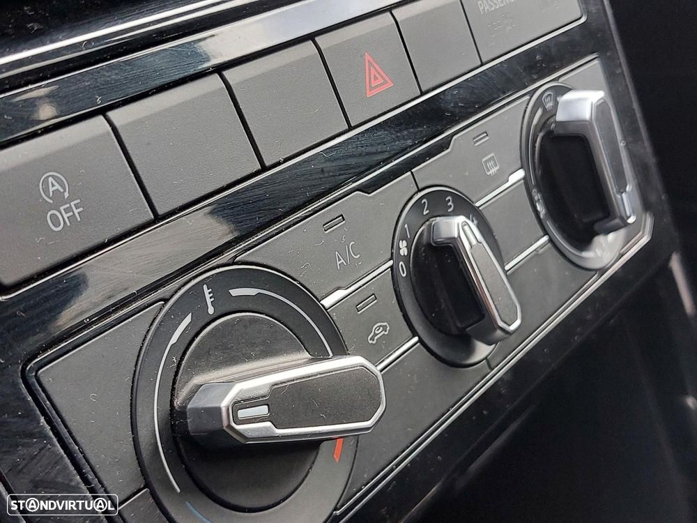 VW T-Cross 1.0 TSI Urban DSG - 22