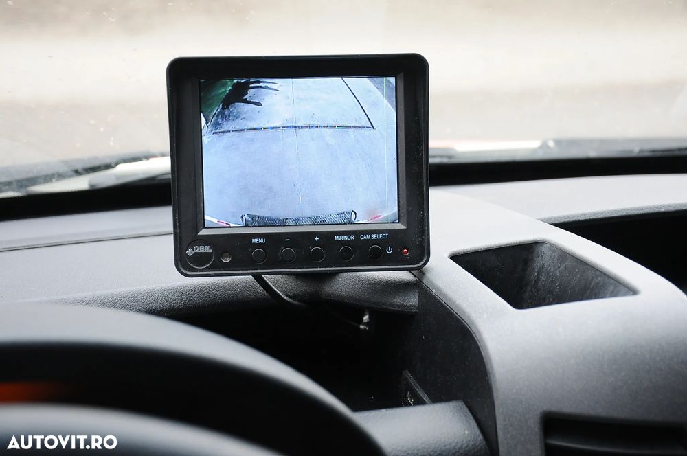 Mercedes-Benz Sprinter - 11