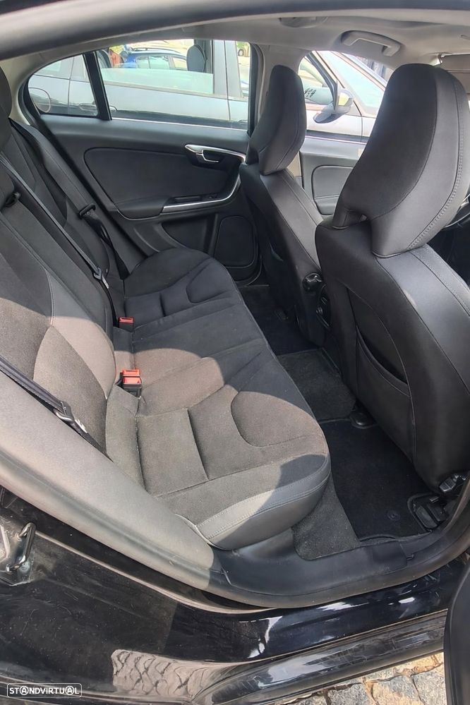 Volvo S60 2.0 D3 Momentum - 6