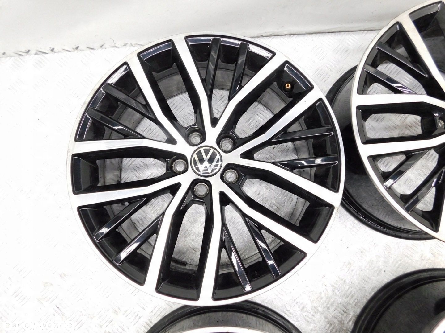 FELGI ALUMINIOWE 5x100 7,5jx17 - VW POLO 6R 6C GTi R-line - 4