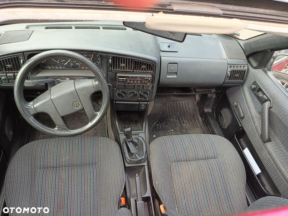Volkswagen Passat 1.8 GT - 11