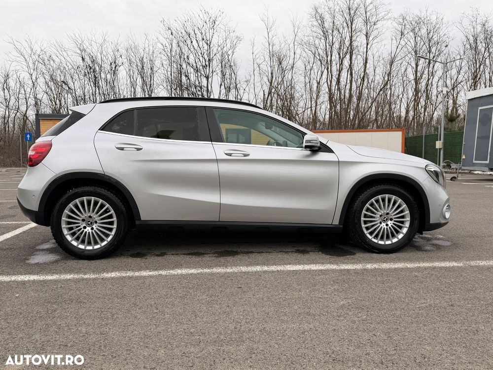 Mercedes-Benz GLA 220 4MATIC - 4