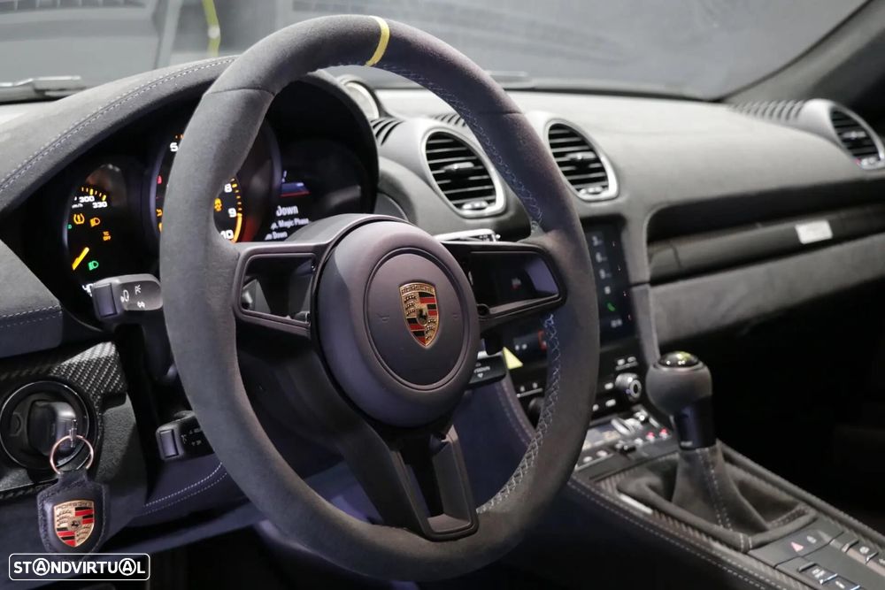Porsche 718 Cayman - 19