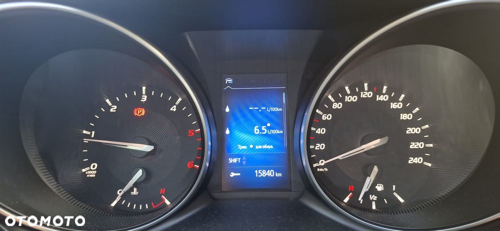 Toyota Avensis - 10