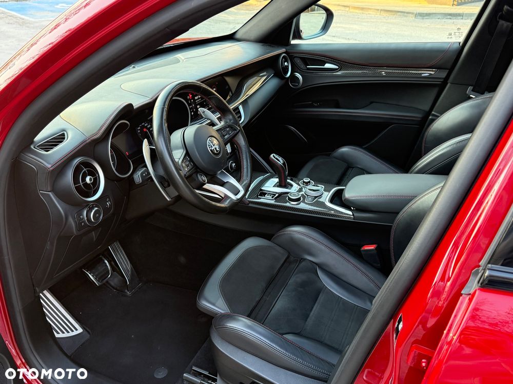 Alfa Romeo Stelvio 2.0 Turbo 16V AT8-Q4 Veloce Ti - 9