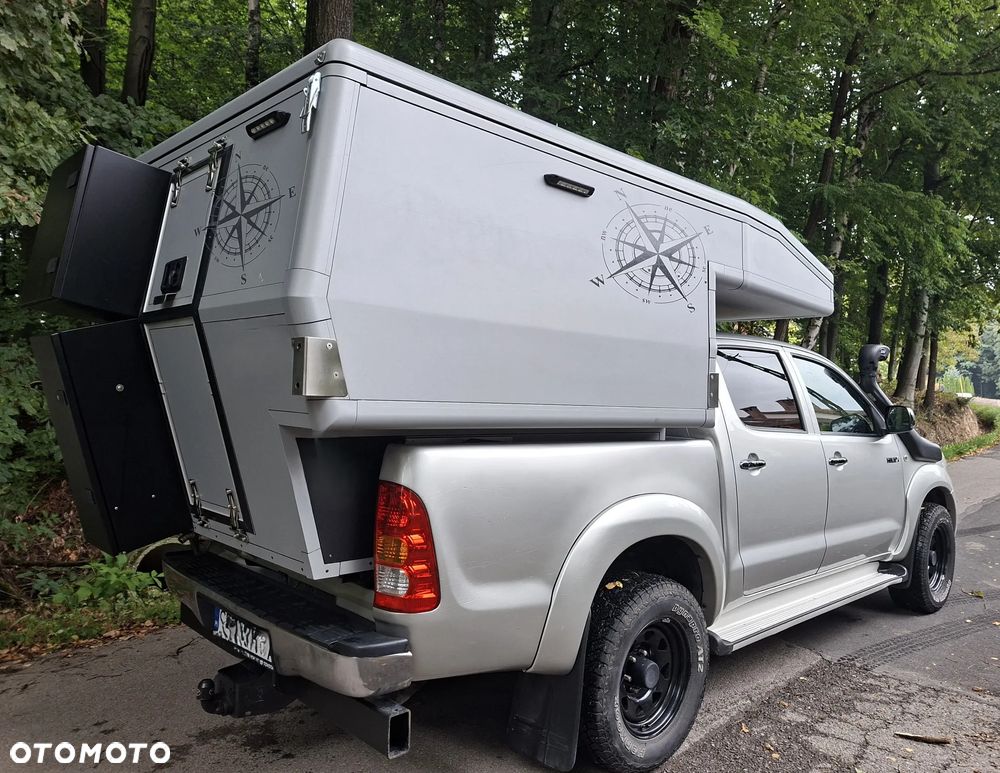 Toyota Hilux 3,0 D 4x4 z napędami 4H i 4L salon PL - 2