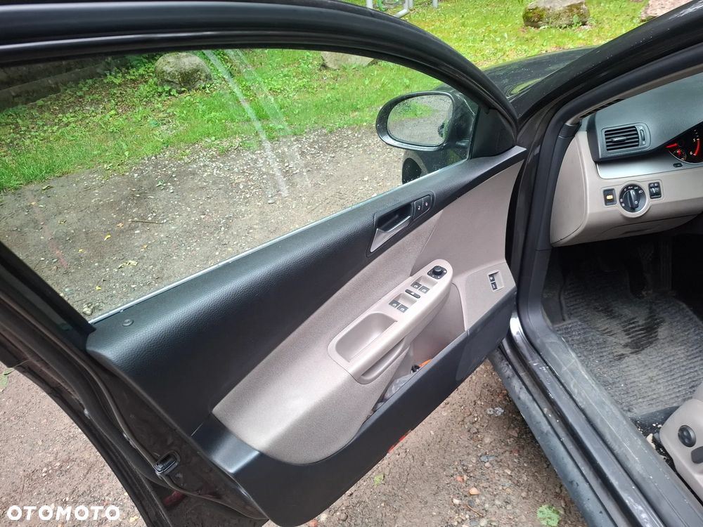 Volkswagen Passat 2.0 TDI Comfortline - 8