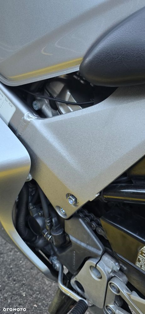 Honda VFR - 12