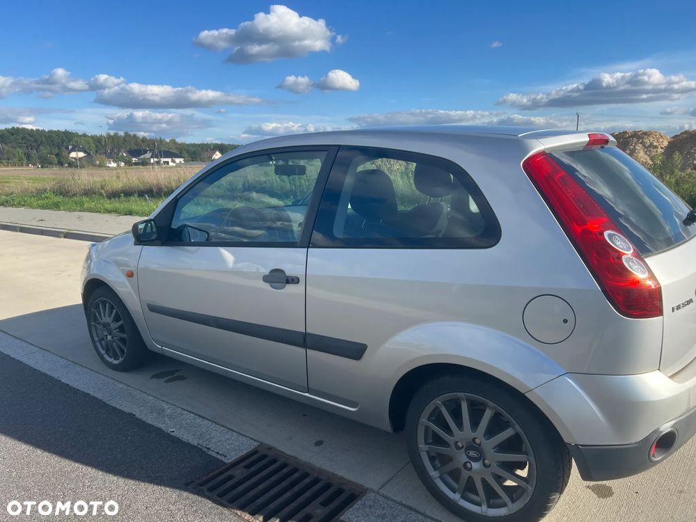 Ford Fiesta 1.3 - 7