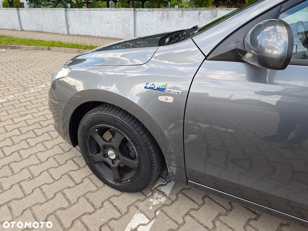Hyundai i30 1.6 CRDi Classic EU5 - 17