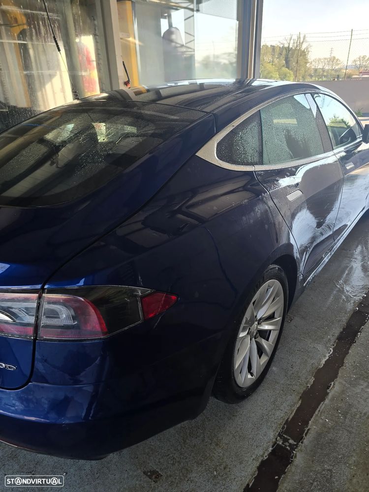 Tesla Model S 90D AWD - 11