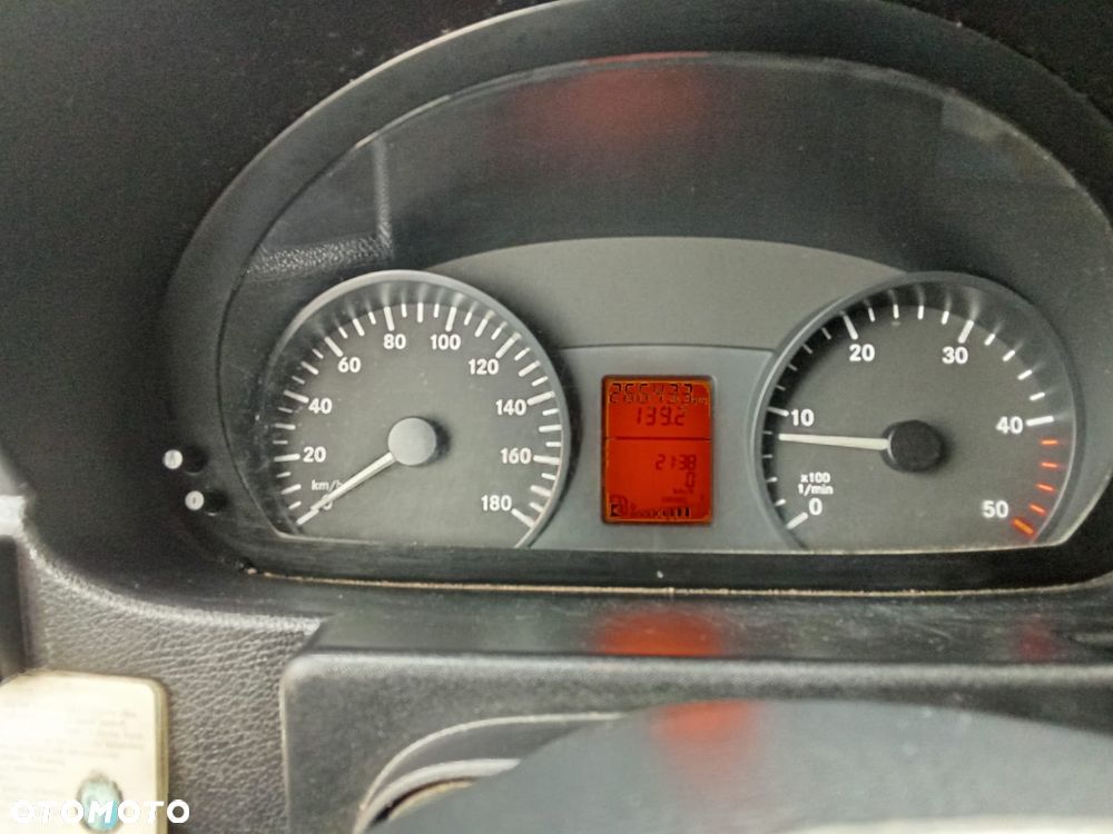 Mercedes-Benz Sprinter 906.211 - 11
