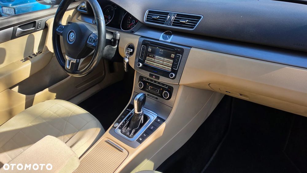 Volkswagen Passat 2.0 TDI Highline DSG - 10