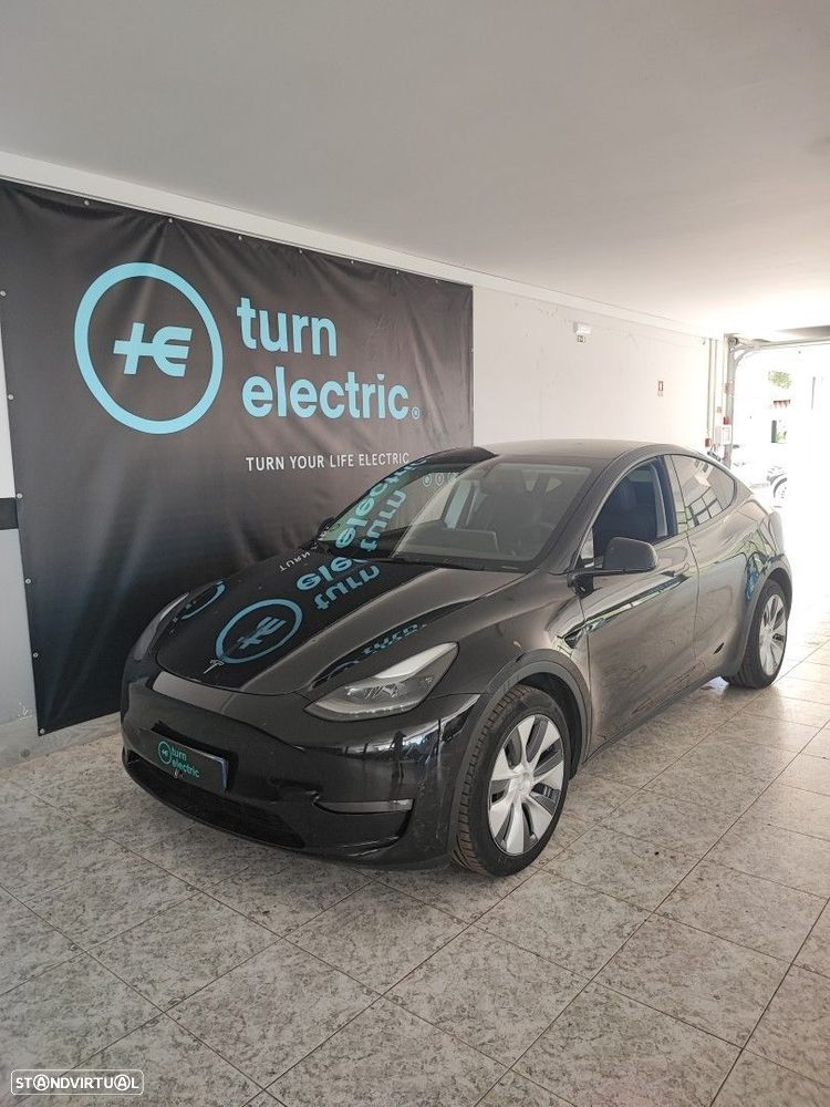 Tesla Model Y Long Range Dual Motor AWD - 2