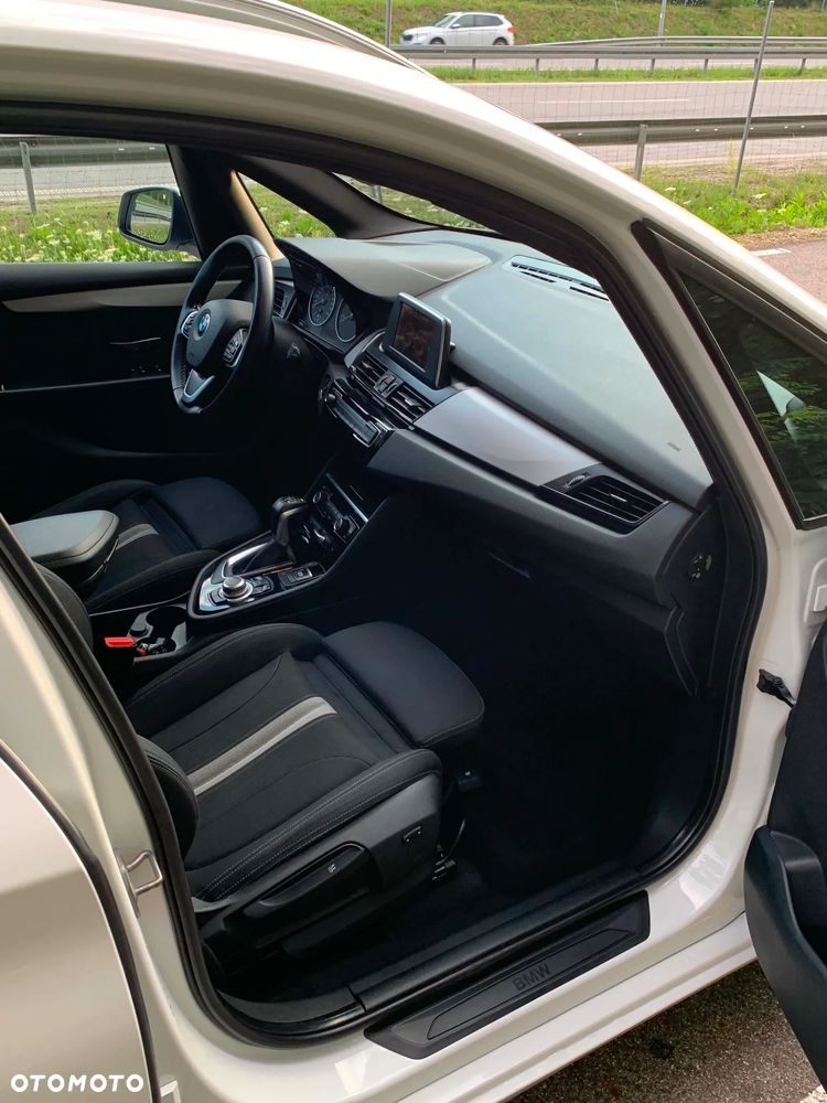 BMW Seria 2 218d - 14