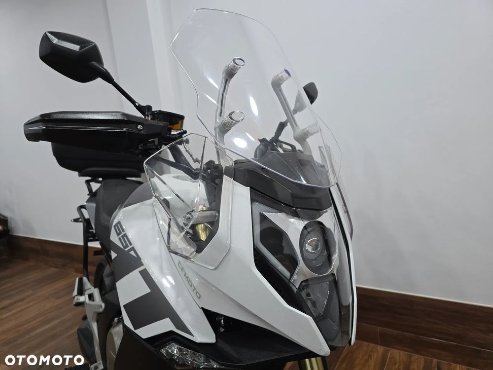 CFMoto MT - 7