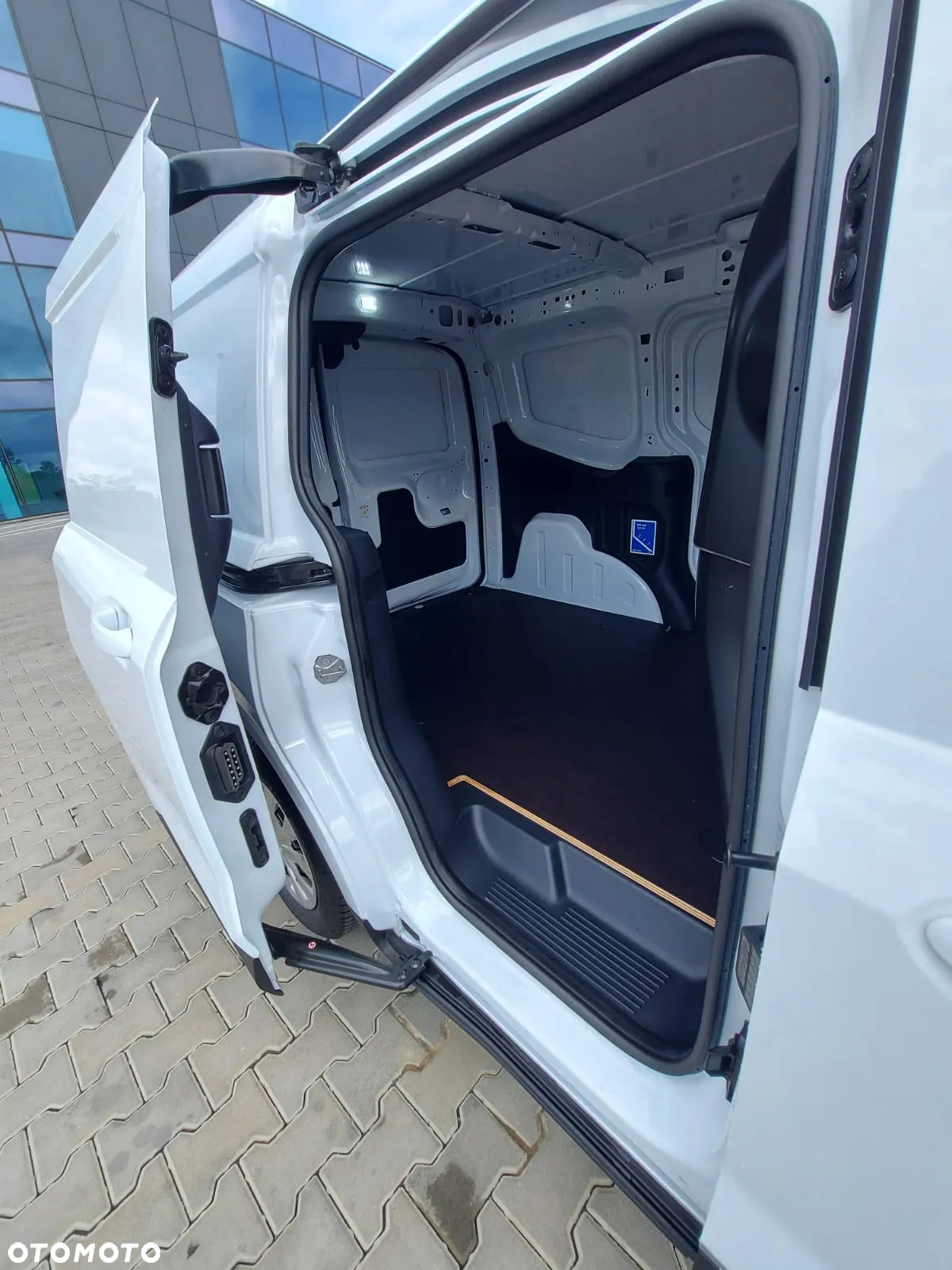 Ford Courier - 14