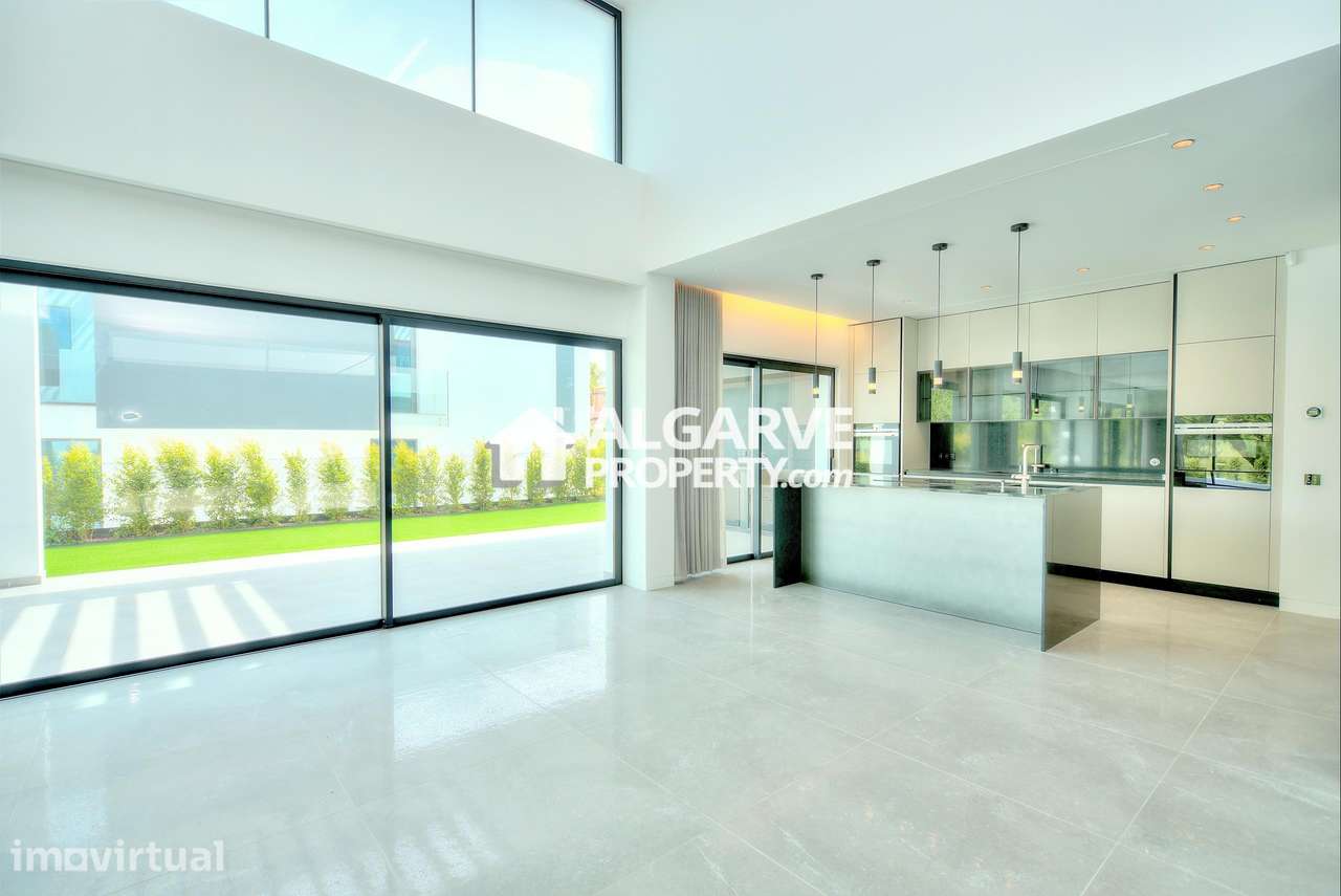 Verdadeira obra-prima de design e luxo em Vilamoura com vista para o c - Grande imagem: 5/47