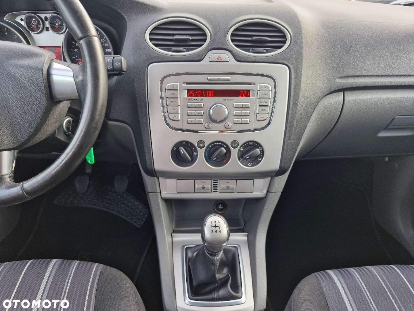 Ford Focus - 25