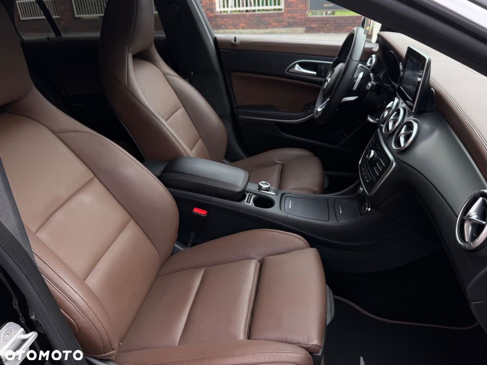 Mercedes-Benz CLA 220 d 7G-DCT AMG Line - 20