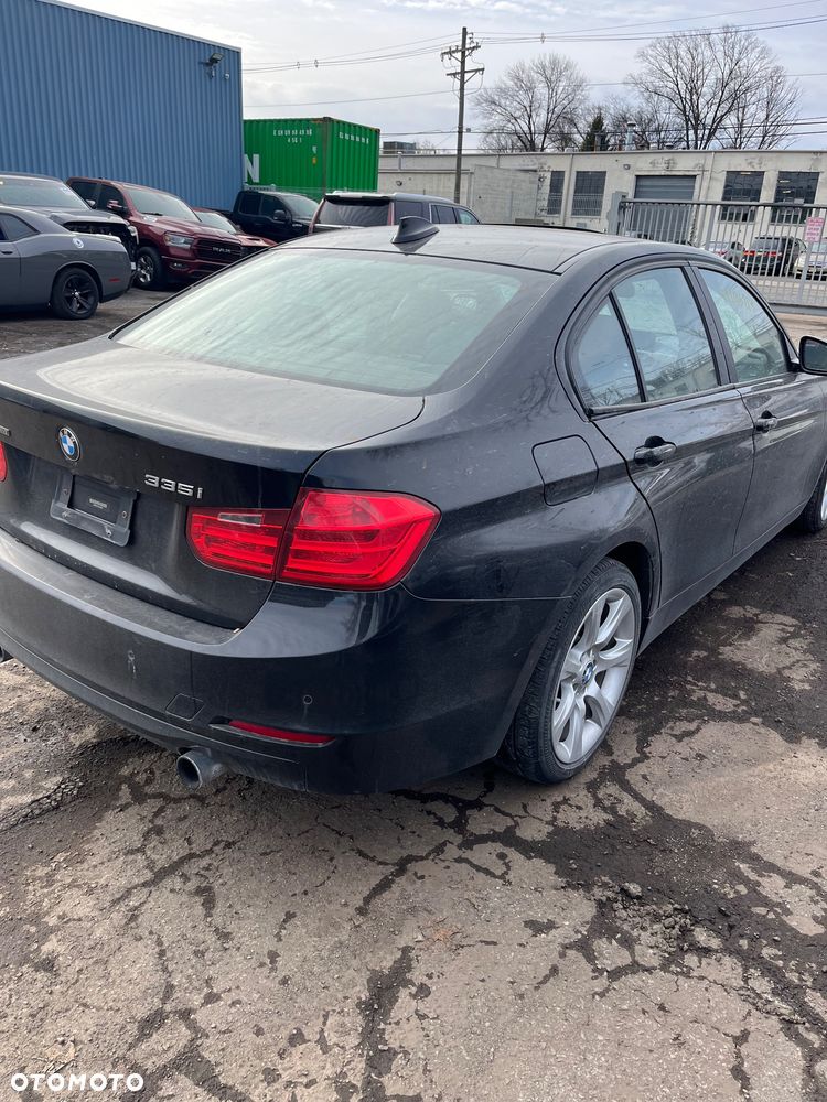 BMW Seria 3 335i xDrive - 15
