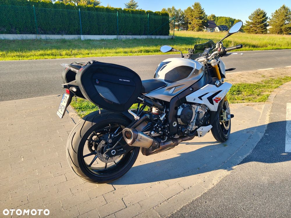 BMW S - 9