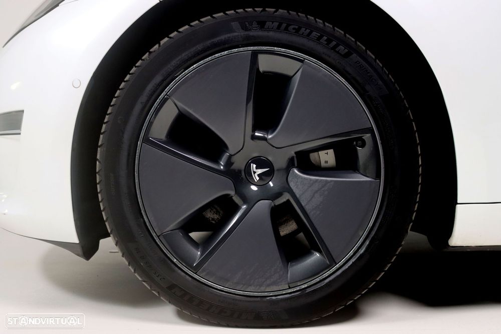 Tesla Model 3 Long-Range Dual Motor AWD - 4